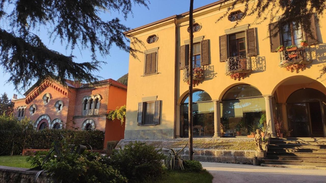 Riva - With Parking * Tavernola Bergamasca