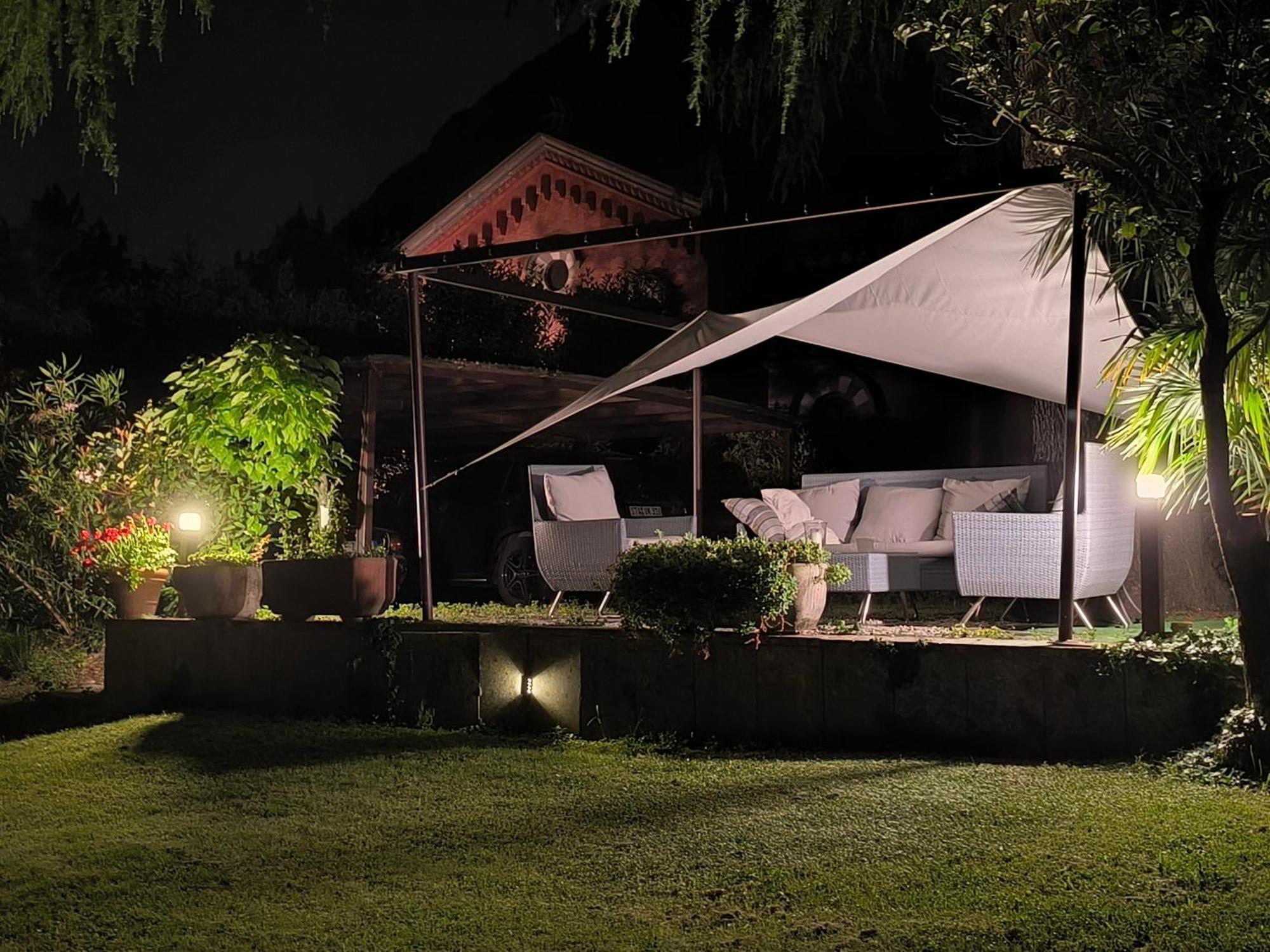 Riva - With Parking * Tavernola Bergamasca